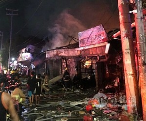 菲律宾百阁区突发五级火警