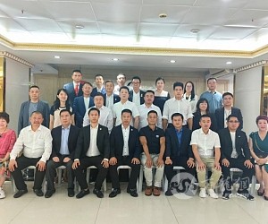 菲律宾中华和平发展促进会、侨星团 礼访菲律宾中国商会